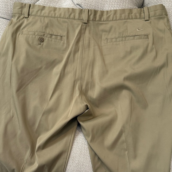 Nike 42x32 Men's Golf Pant Khakis - Picture 4 of 5